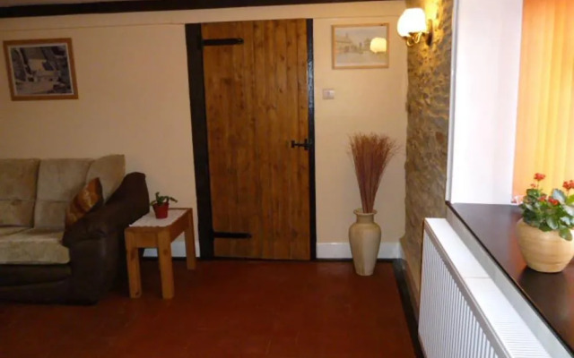 Quiet Woman House (отель для женщин)