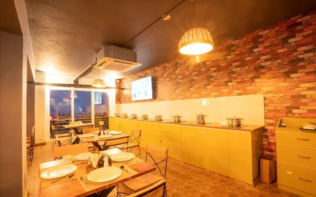 Fabhotel Prime Alekhya Suites