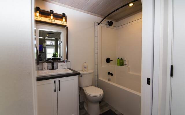 Luxury Loft Cottage In Manitou Beach