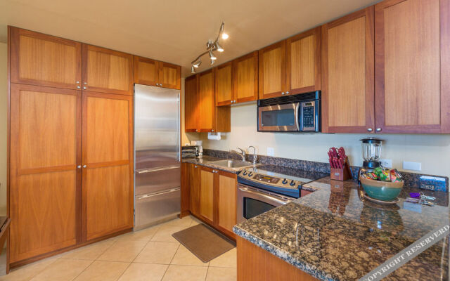 Waiohuli Beach Hale Ocean View Condos with Parking