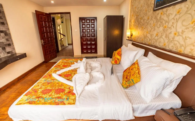 Muscatel Fairmont – 100 Mts from Mall Road