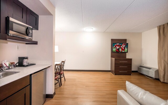 Red Roof Inn PLUS+ & Suites Knoxville West-Cedar Bluff