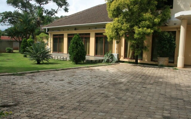 Macha-Leni On 10 Boutique Hotel