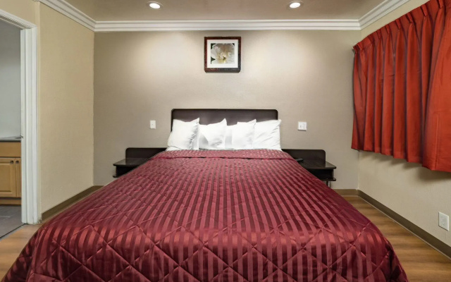 Travelodge by Wyndham Sacramento Convention Center