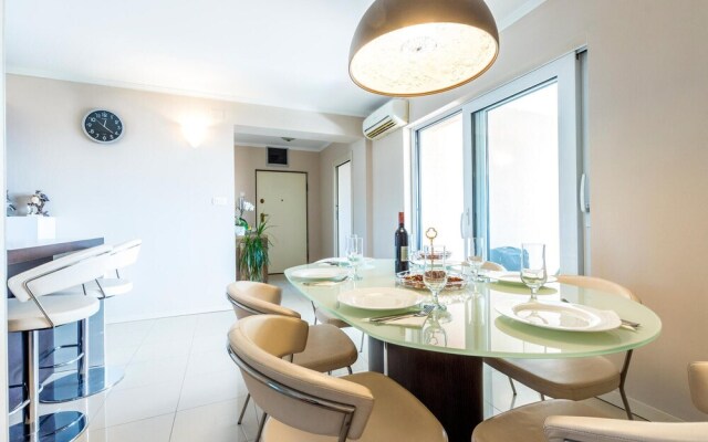 Amazing Apartment in Split With Wifi and 3 Bedrooms