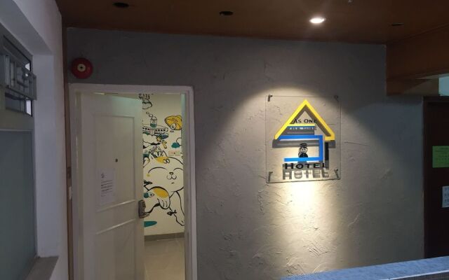 As 1 Hotel