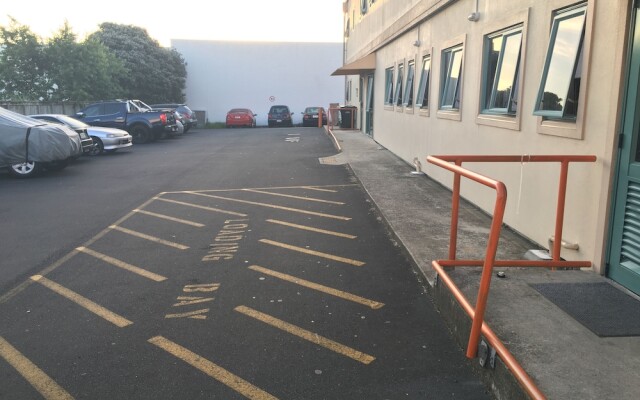 Manukau City Lodge