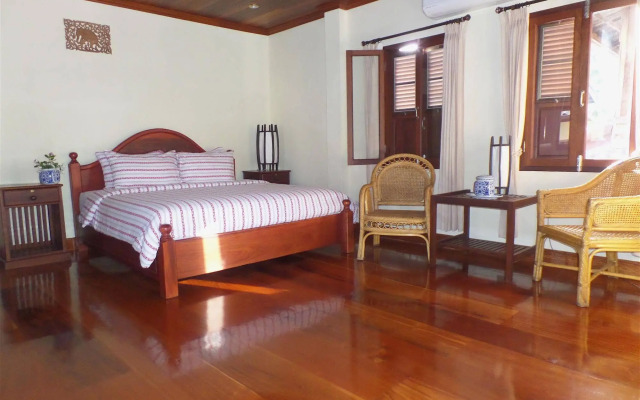 Peninsula Villas