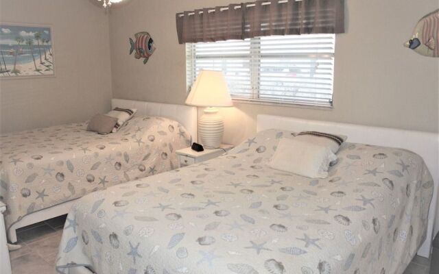 Jamaica Royale 099 - 2 Br Condo