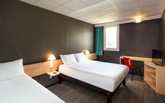 ibis Lannion Cote de Granit Rose