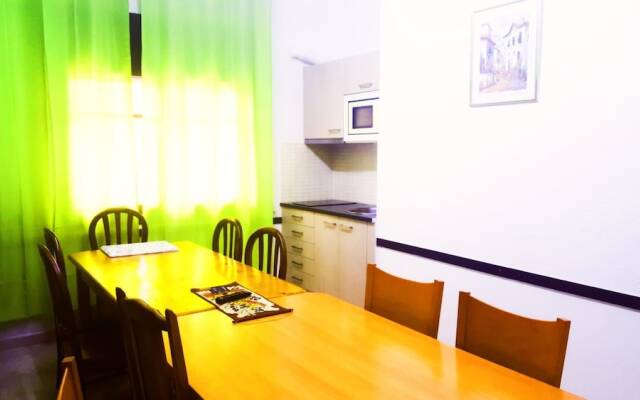 Hostel Penedes