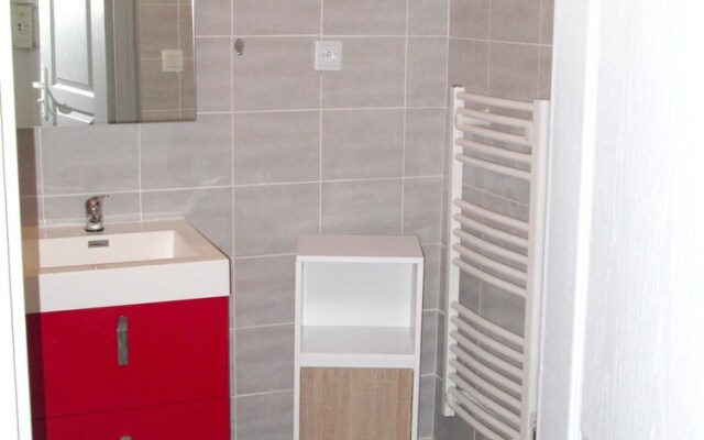 Apartment With 2 Bedrooms in Bagneres-de-luchon, With Wonderful Lake V