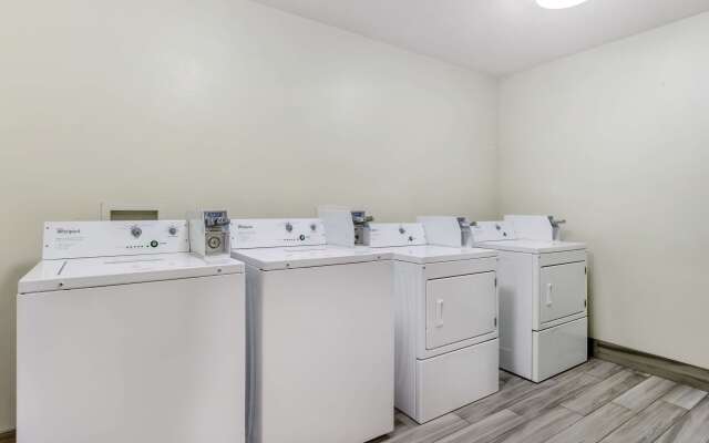 Comfort Inn & Suites Pacific - Auburn