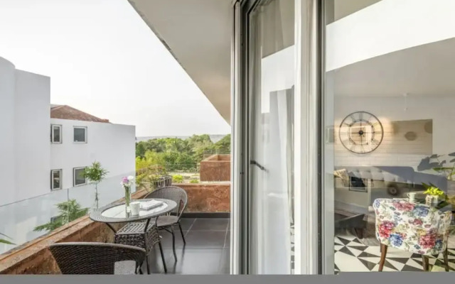 El Arbol by Hireavilla-2br w Rooftop Pool in Nerul