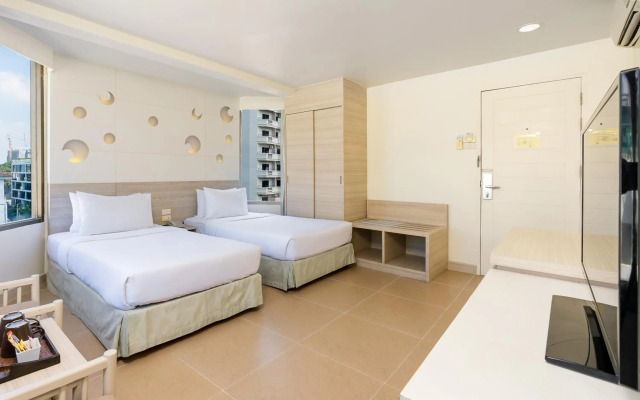 Sunshine Hotel And Residences
