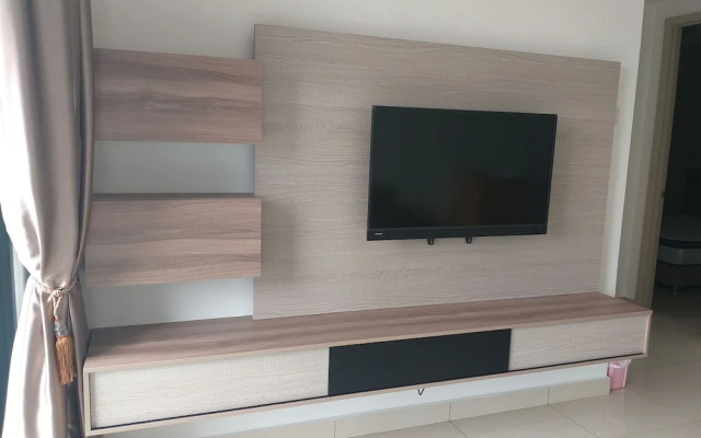 Raffles Suites Homestay