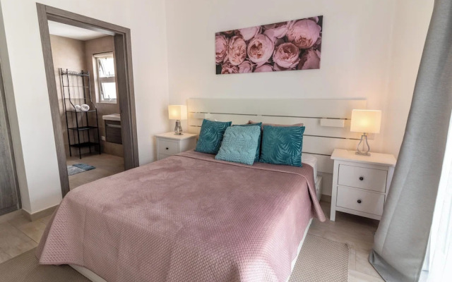 Modern 2BR Apartment - Paseo del Mar