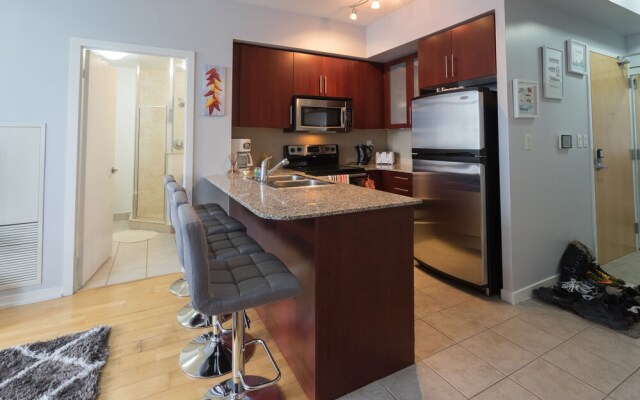 Applewood Suites - 3 BDRM Ent. District