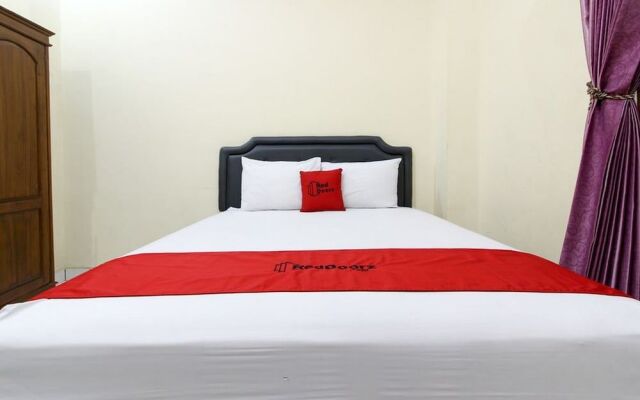 RedDoorz @ Condong Catur 2