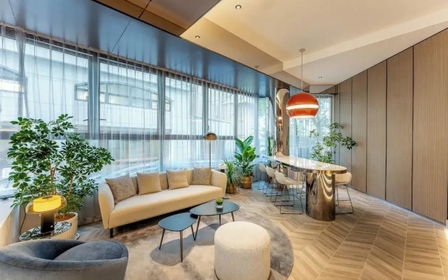 Holiday Inn Express Shanghai Jing'an Temple by IHG