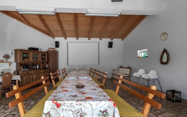 Amazing Apartment in Klenovica With Wifi and 2 Bedrooms