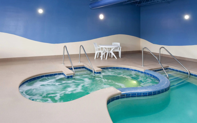 Wingate by Wyndham Sheboygan