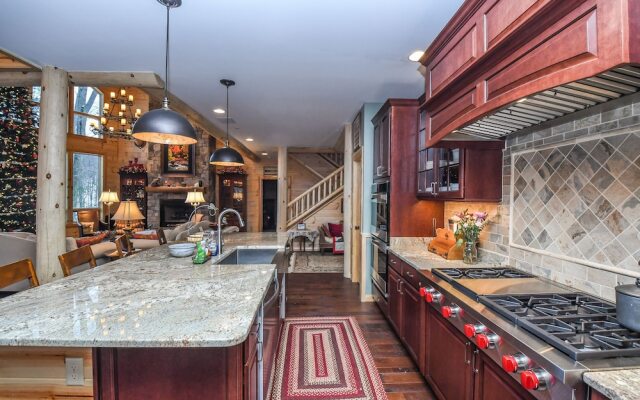 Boulder House 6 Bedroom House