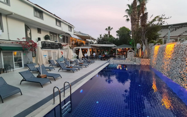 Tonoz Beach Hotel