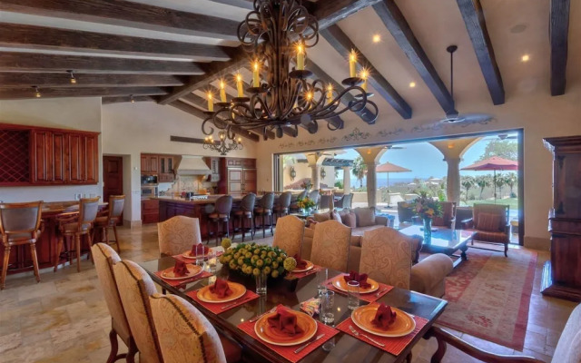 Casa de la Familia 7 Bedroom Contemporary Hacienda Style at Discounted Rate!