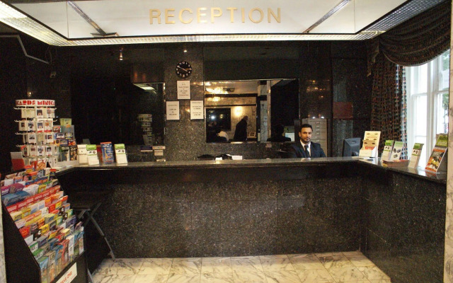 Whiteleaf Hotel