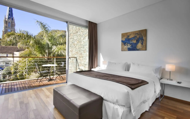 San Isidro Plaza Hotel