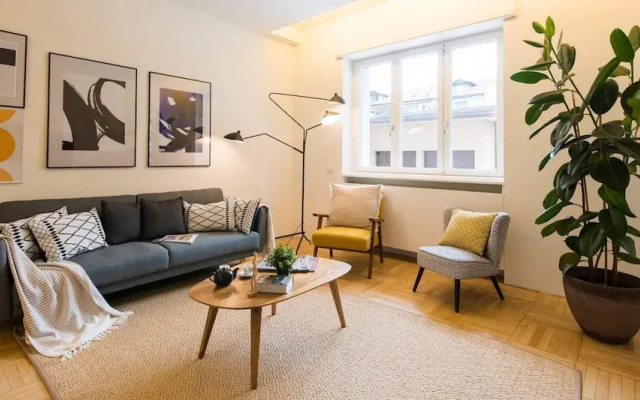 Dante Apartment With Parking