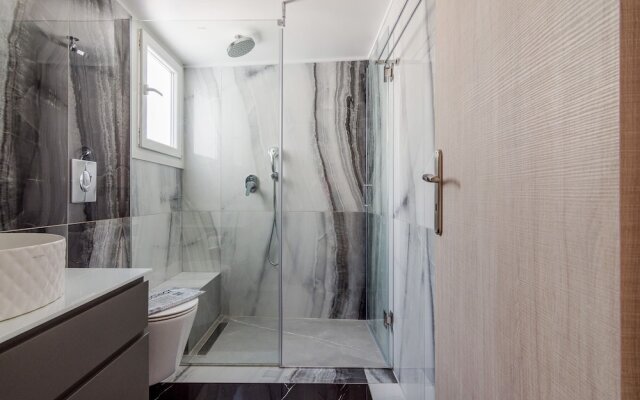 Adorable 2 Bedrooms Apartment in Athens