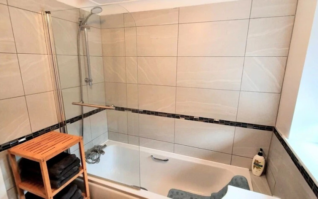 3-bedroom Victorian House With Superfast Wi-fi