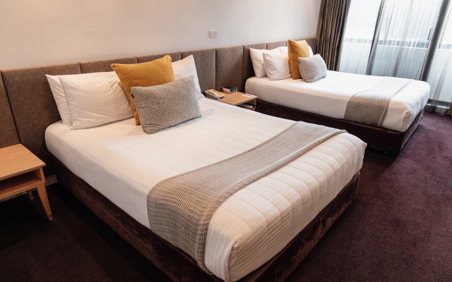 The Executive Inn – Guest Rooms – Newcastle