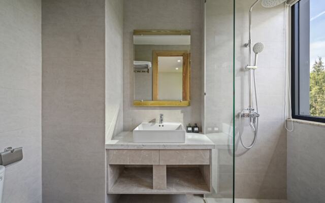 Nancy Hotel & Apartment
