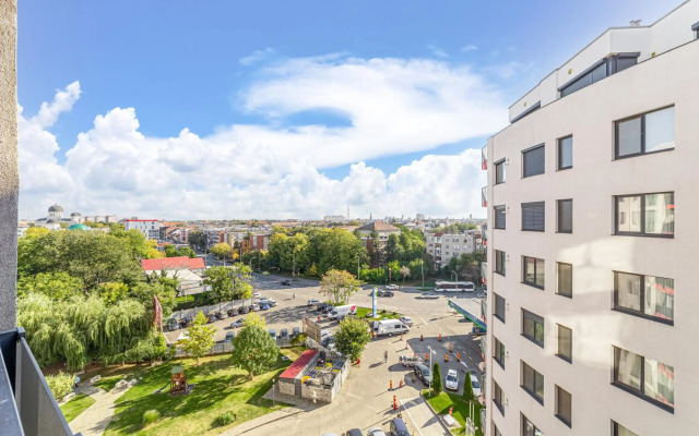 Ari Yellow Apartment