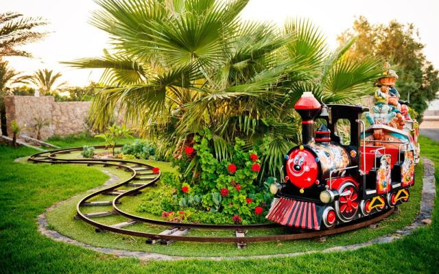 Vuni Palace Luxury Resort & Beach & Casino