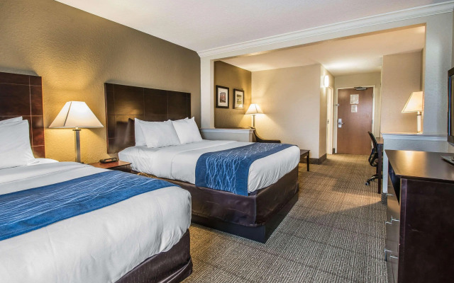 Comfort Inn & Suites DeLand - near University