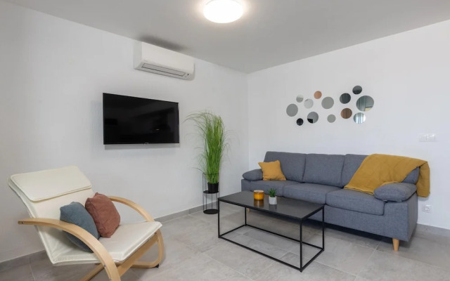 Adorable Home With Balcony and Swimming Pool