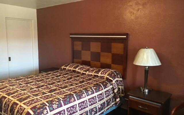 Deluxe Inn Of Roswell