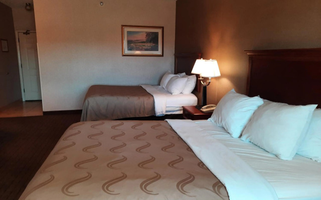 Quality Inn & Suites Grants - I-40