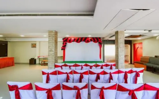 OYO 23237 Aishwarya Grand