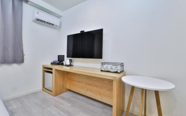 Busan Seomyeon Sloth Hotel