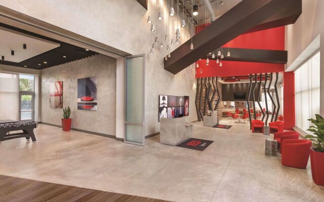 Kompose Boutique Hotel Miami Airport