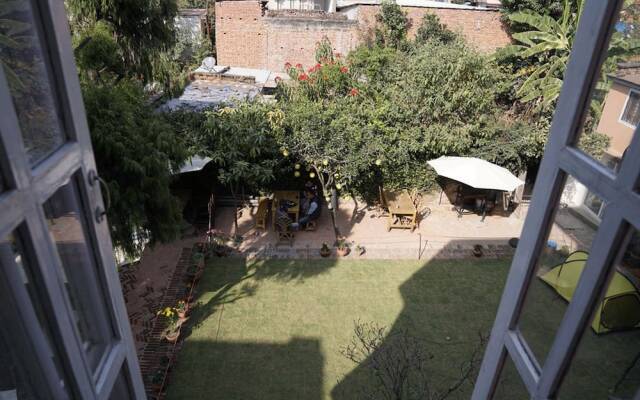 Tembas House