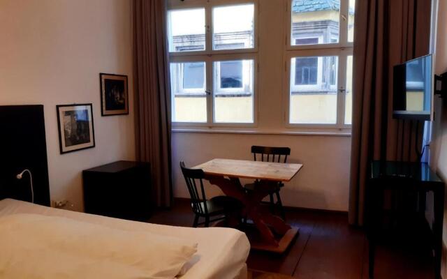 Lawien Goldenstern Residence