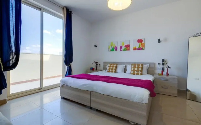 Cosy 1BR Penthouse Close to the Promenade