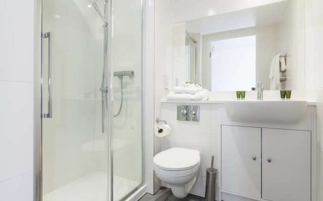 Bright And Modern Studio In Central Liverpool