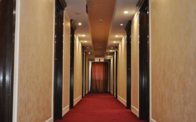 Hotel Golden Palace
